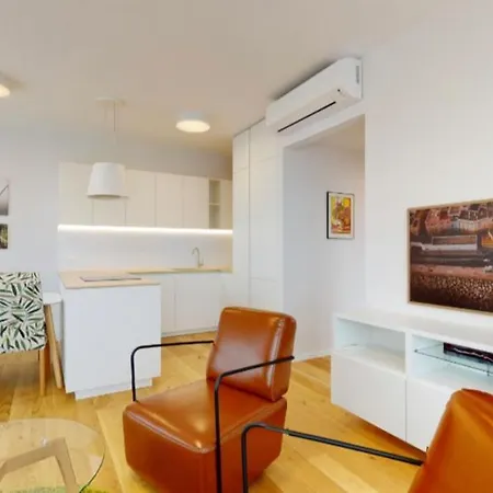 Stylish With Stunning View Possibility Of Parking Appartamento