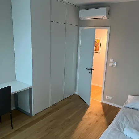 Stylish With Stunning View Possibility Of Parking Appartement *