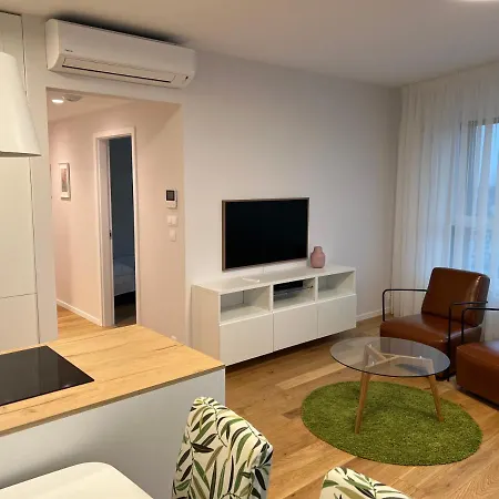 Stylish With Stunning View Possibility Of Parking Appartamento
