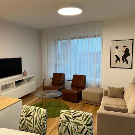 Apartment Stylish With Stunning View Possibility Of Parking Pressburg